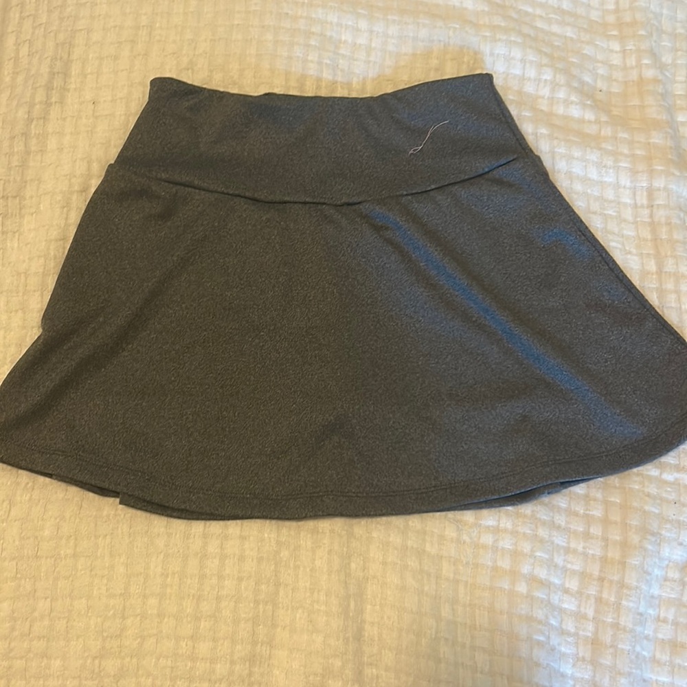 Grey athletic skirt with built in shorts